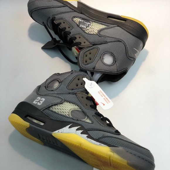 Athletic_Shoes